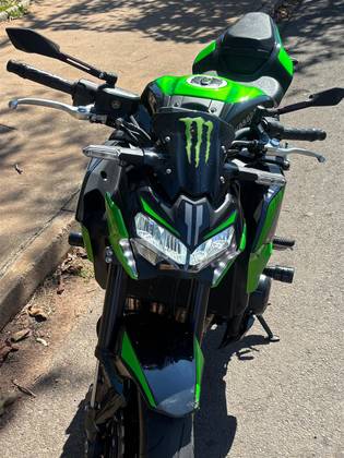 KAWASAKI Z900 